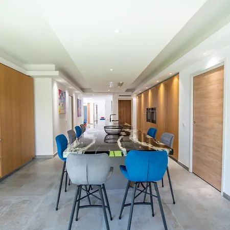Johan T6 Apartment